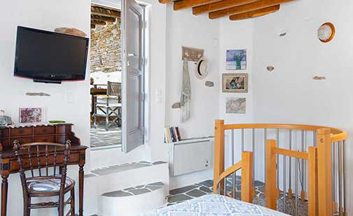 Το εσωτερικό της κατοικίας Δίπλα στον Ανεμόμυλο