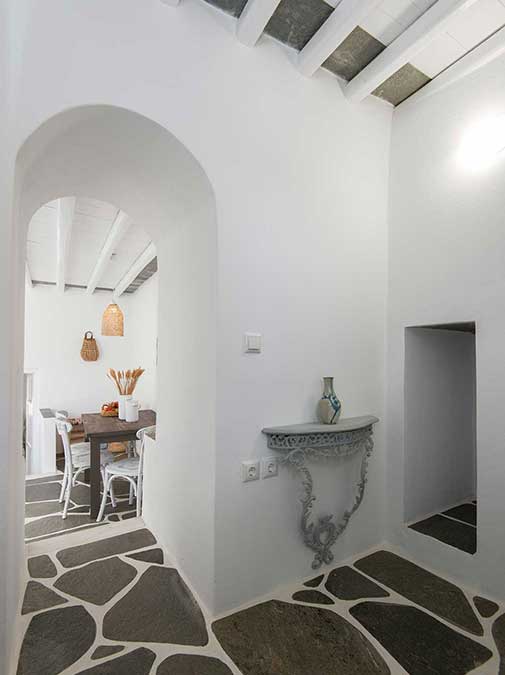 Το εσωτερικό της κατοικίας Περιστερώνας