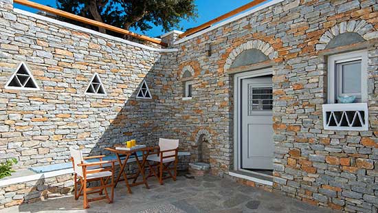 Εξωτερικοί χώροι στην κατοικία Ζέφυρος