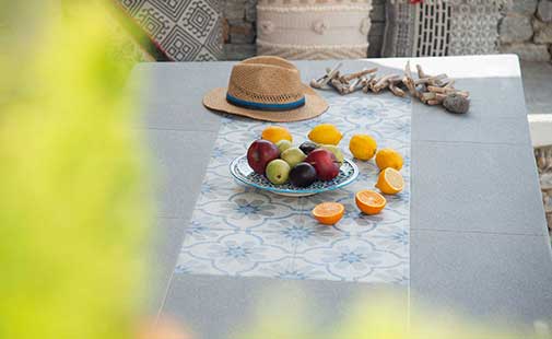 Τραπέζι φαγητού σε εξωτερικό χώρο